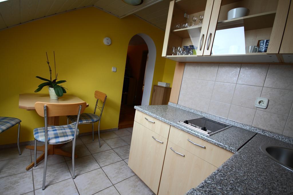 Apartments At Gostilna Martin Trbovlje الغرفة الصورة